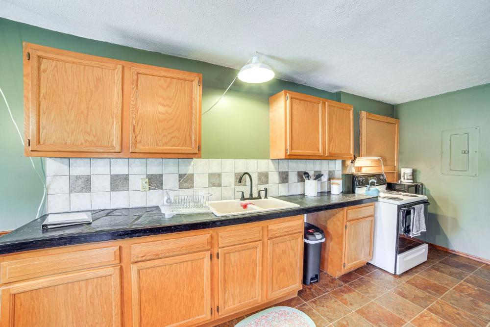 10 Mi to Lake Superior Eben Junction Townhome!